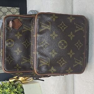 Lv crosbody